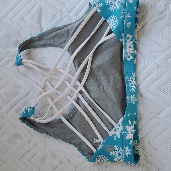 Born Primitive Snowflake Sports Bra, Size M - Picture 4 of 5